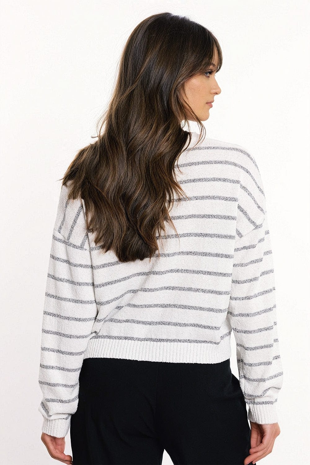 Q2 Women's Sweater Sweater With Drop Shoulders In White With Grey Stripes