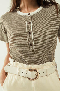 Q2 Women's Sweater Sweater With Khaki Stripes And Gold Button Closure