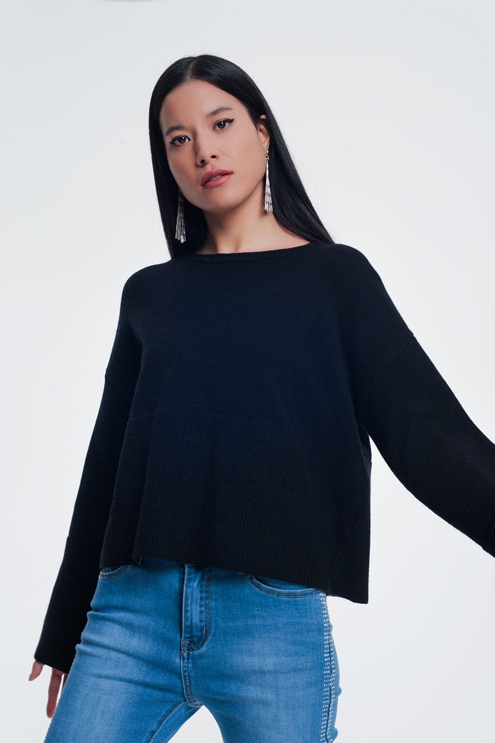 Q2 Women's Sweater Sweater with Long Sleeves in Black