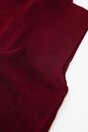 Q2 Women's Sweater Turtle Neck Ribbed Top In Burgundy