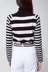 Q2 Women's Sweater Turtleneck Sweater With Stripes In White And Black