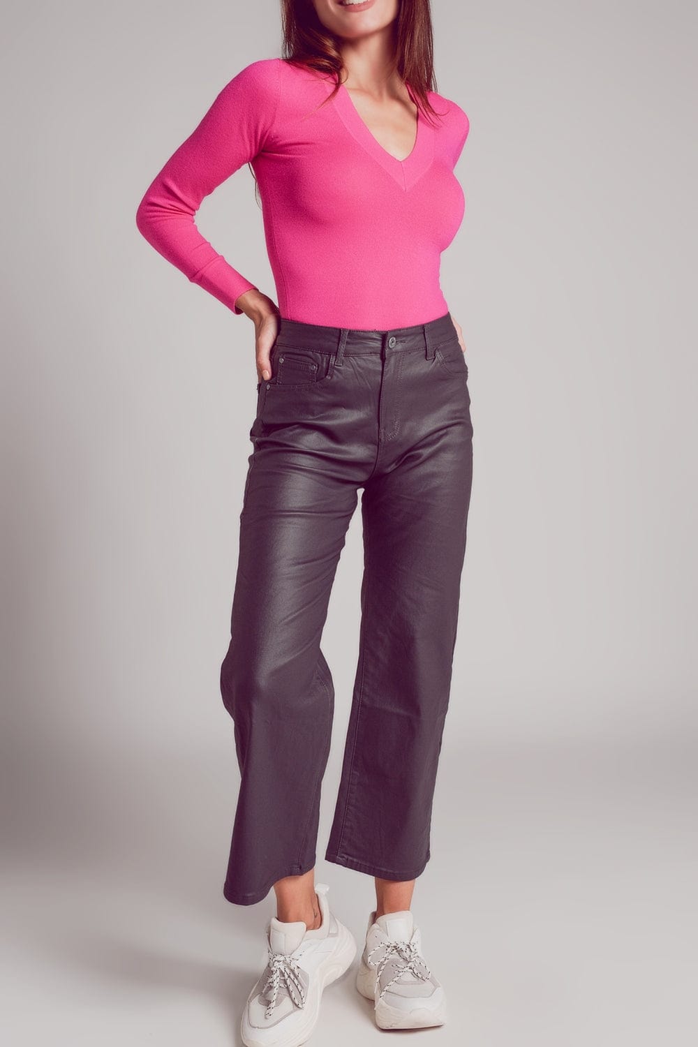 Q2 Women's Sweater V Neck Fine Knit Jumper in Fuchsia
