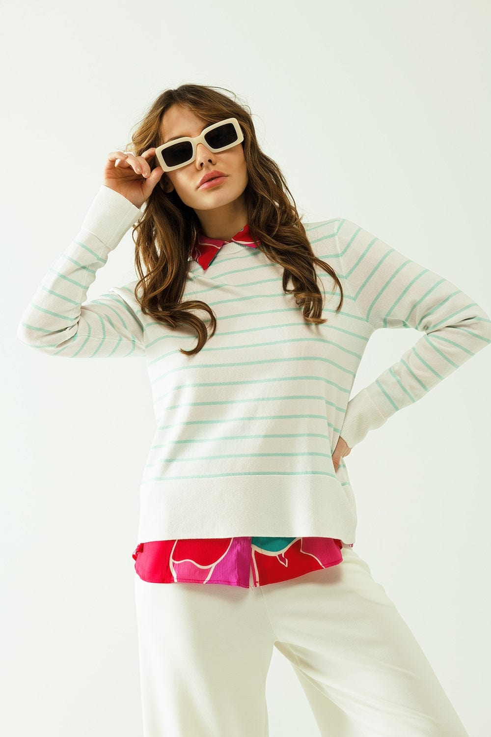 Q2 Women's Sweater White Long Sleeves Sweater With Light Green Stripes