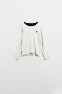 Q2 Women's Sweater White Sweater With Contrasting Collar And Love Logo On Chest