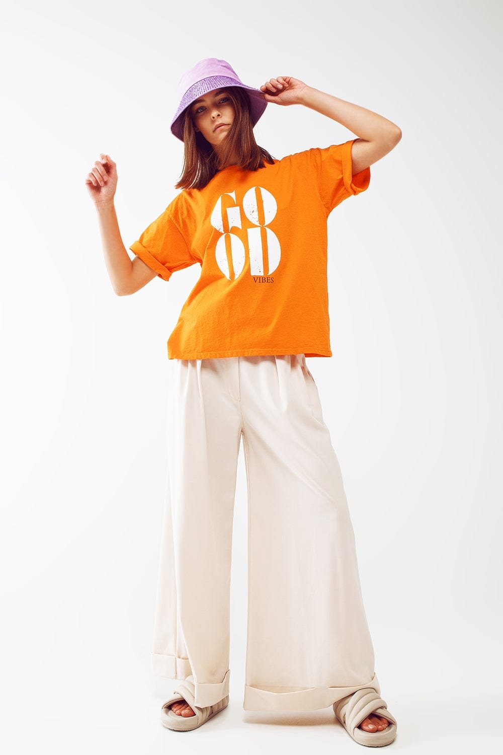 Q2 Women's Tees & Tanks One Size / Orange / Italia T-shirt With Good Vibes Text In Orange