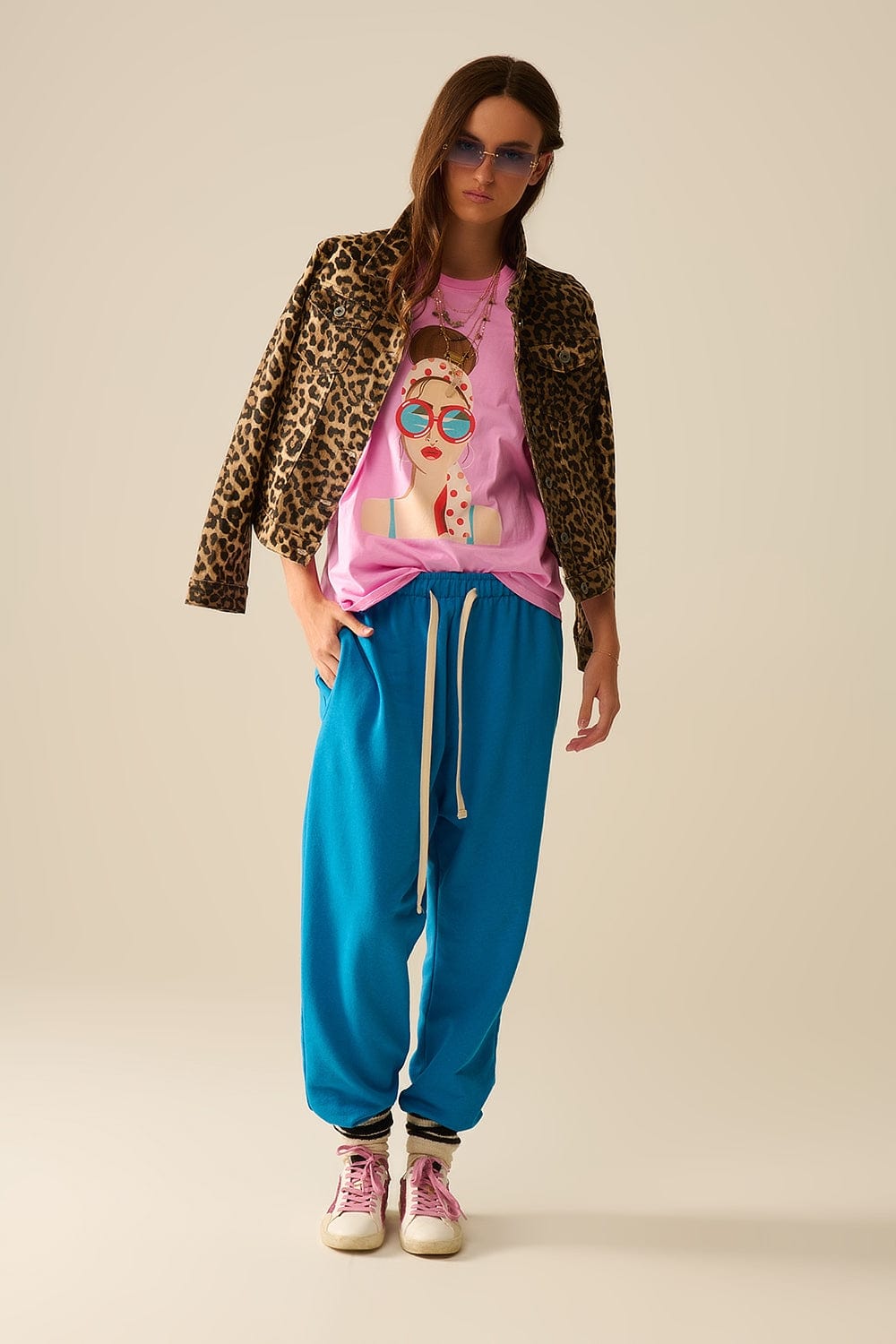 Q2 Women's Tees & Tanks One Size / Pink Pink T-Shirt Made In Italy With A Vintage Girl Graphic