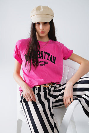 Q2 Women's Tees & Tanks One Size / Pink Short Sleeve T-Shirt With Graphic Text Manhattan In Pink