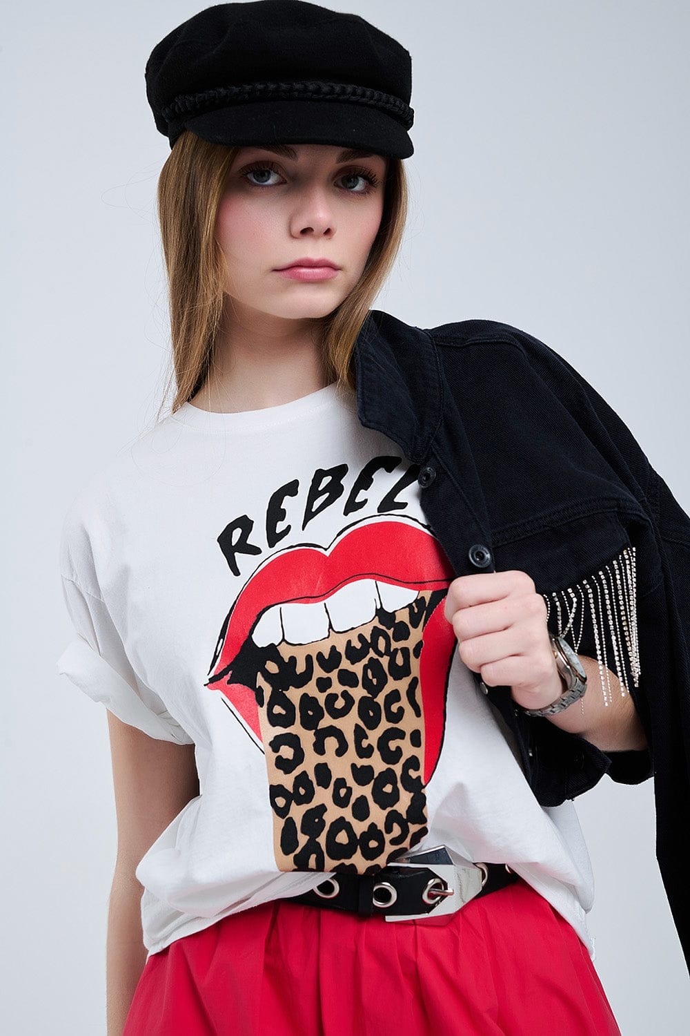 Q2 Women's Tees & Tanks One Size / White Relaxed White T-Shirt With Rebel And Lips Graphic Print