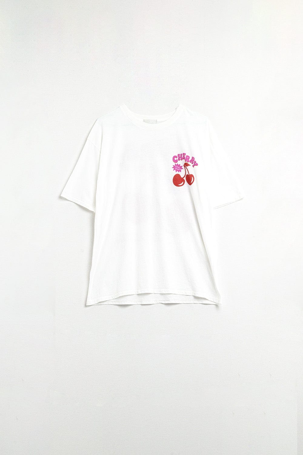 Q2 Women's Tees & Tanks One Size / White White T-Shirt With Cherry In Logo And Letters