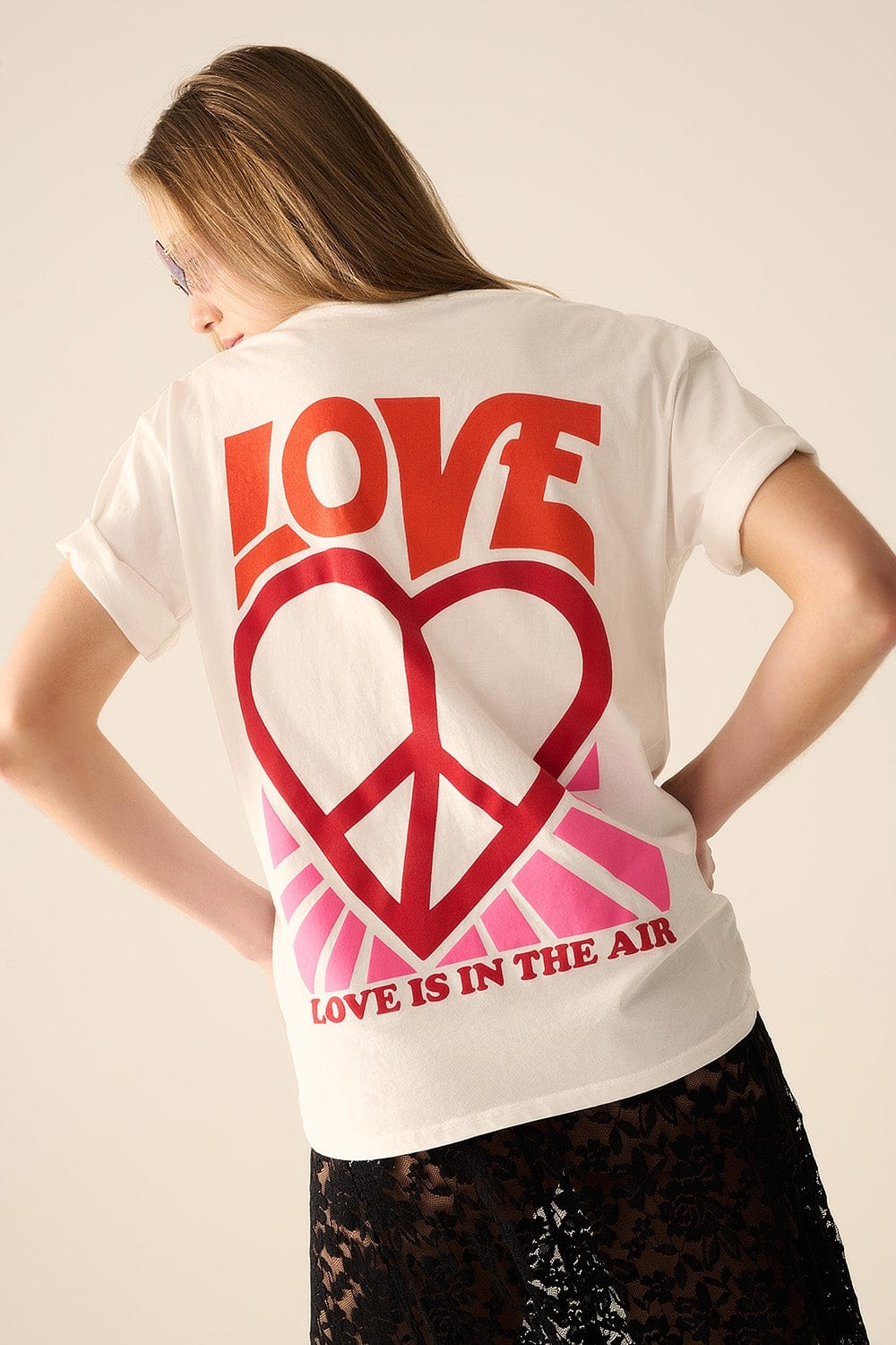 Q2 Women's Tees & Tanks One Size / White White T-Shirt With Love Is Air And Heart With Peace Logo
