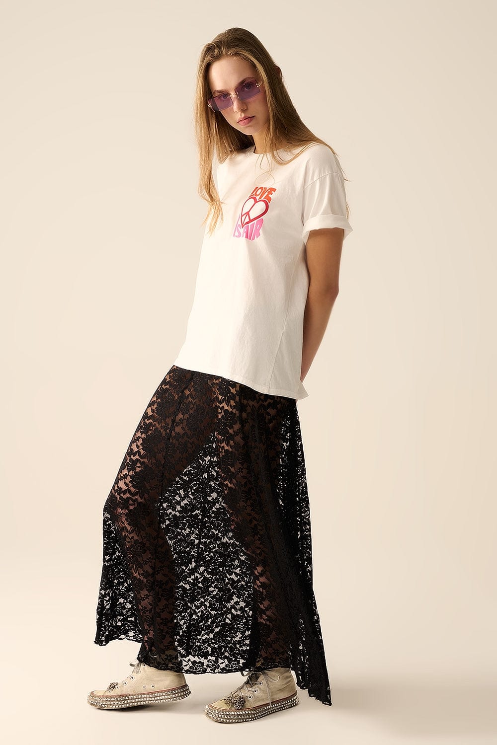 Q2 Women's Tees & Tanks One Size / White White T-Shirt With Love Is Air And Heart With Peace Logo