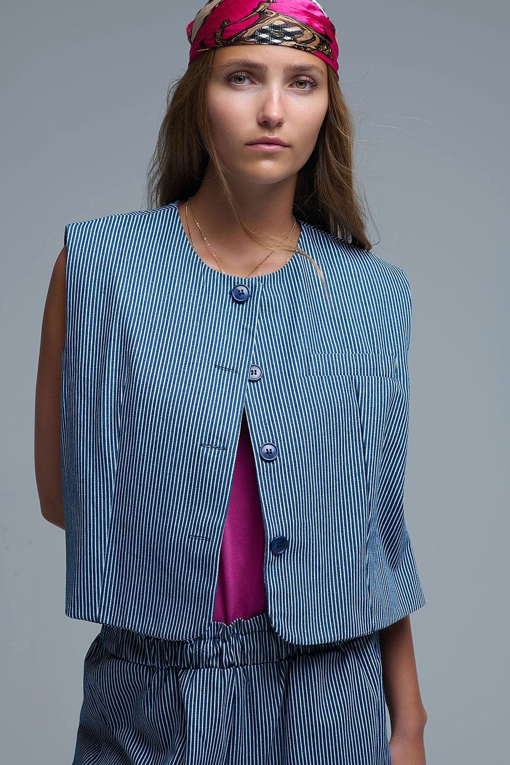 Q2 Women's Vest Blue And White Striped Crew Neck Vest