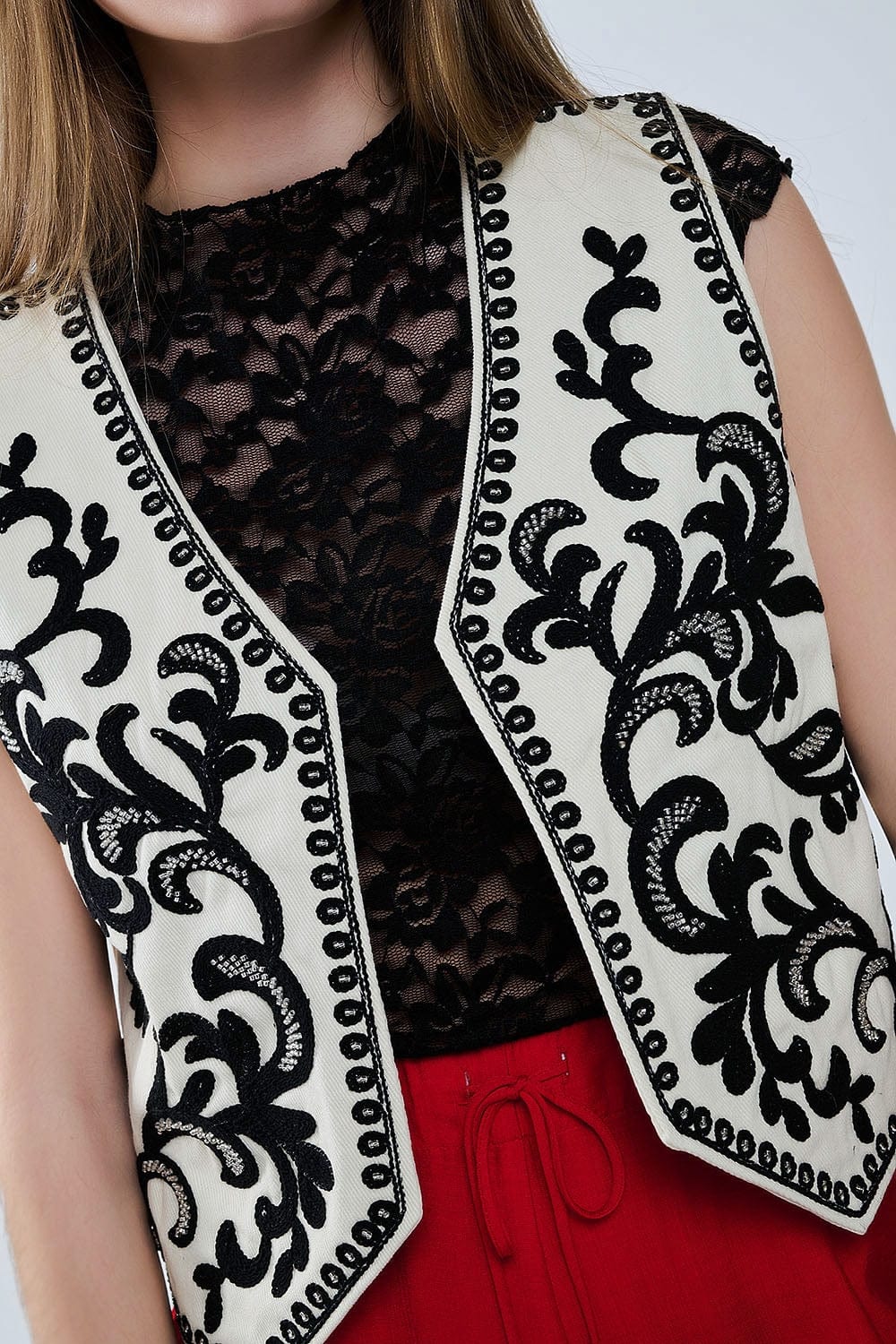 Q2 Women's Vest White Vest With Black Baroque Embroidered