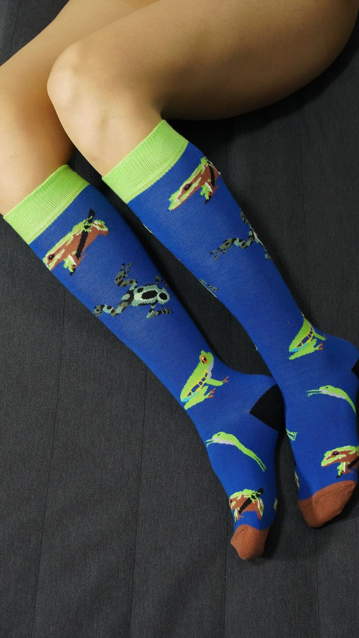Socks n Socks Women's Fashion - Women's Intimates and Loungewear - Women's Socks & Hosiery - Socks One Color / One Size Women's Frog Knee High Socks