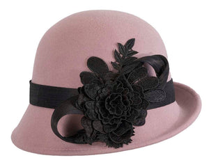 Cupids Millinery Accessories Dusty pink felt cloche hat with lace