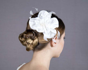 Cupids Millinery Women's Hat Cream White flower wedding comb fascinator