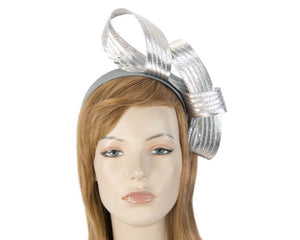 Cupids Millinery Women's Hat Silver Curled metallic silver fascinator