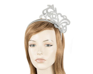 Cupids Millinery Women's Hat Silver Silver lace fascinator