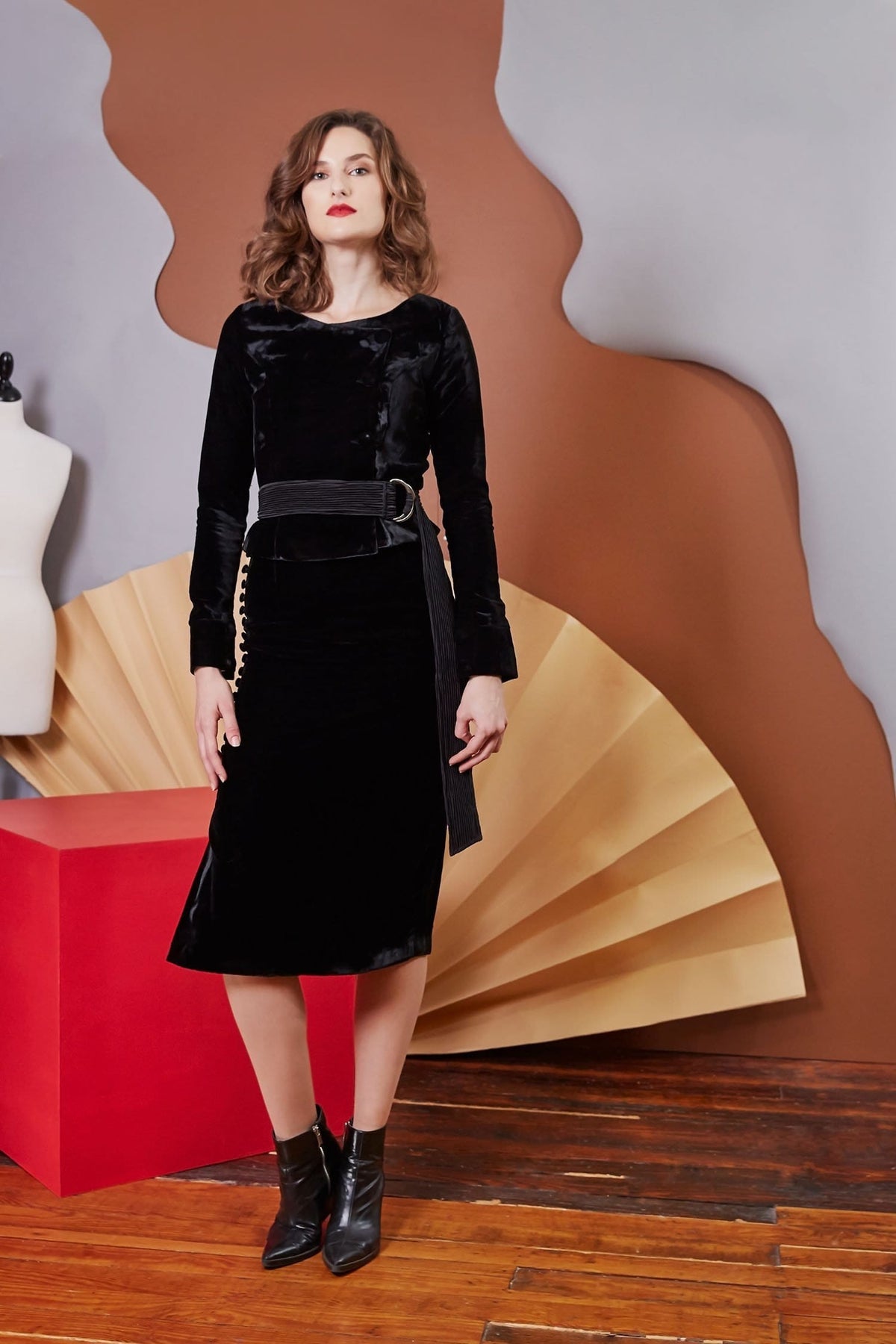 Lavanya Coodly Apparel & Accessories > Clothing > Skirts XS / Black Lavanya Coodly Sybil Midi Pencil Skirt in Black Silk Velvet