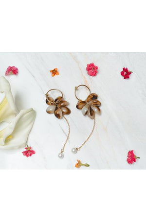 M.USE Apparel & Accessories > Jewelry > Earrings One Size / Brown and Gold and Pearl M.USE Look and Dangle Tortoiseshell Earrings