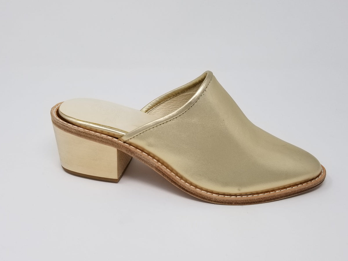 N.Y.L.A. SHOES HEELS 10 / Gold Lea N.Y.L.A. Shoes Foxhill Women's Clogs