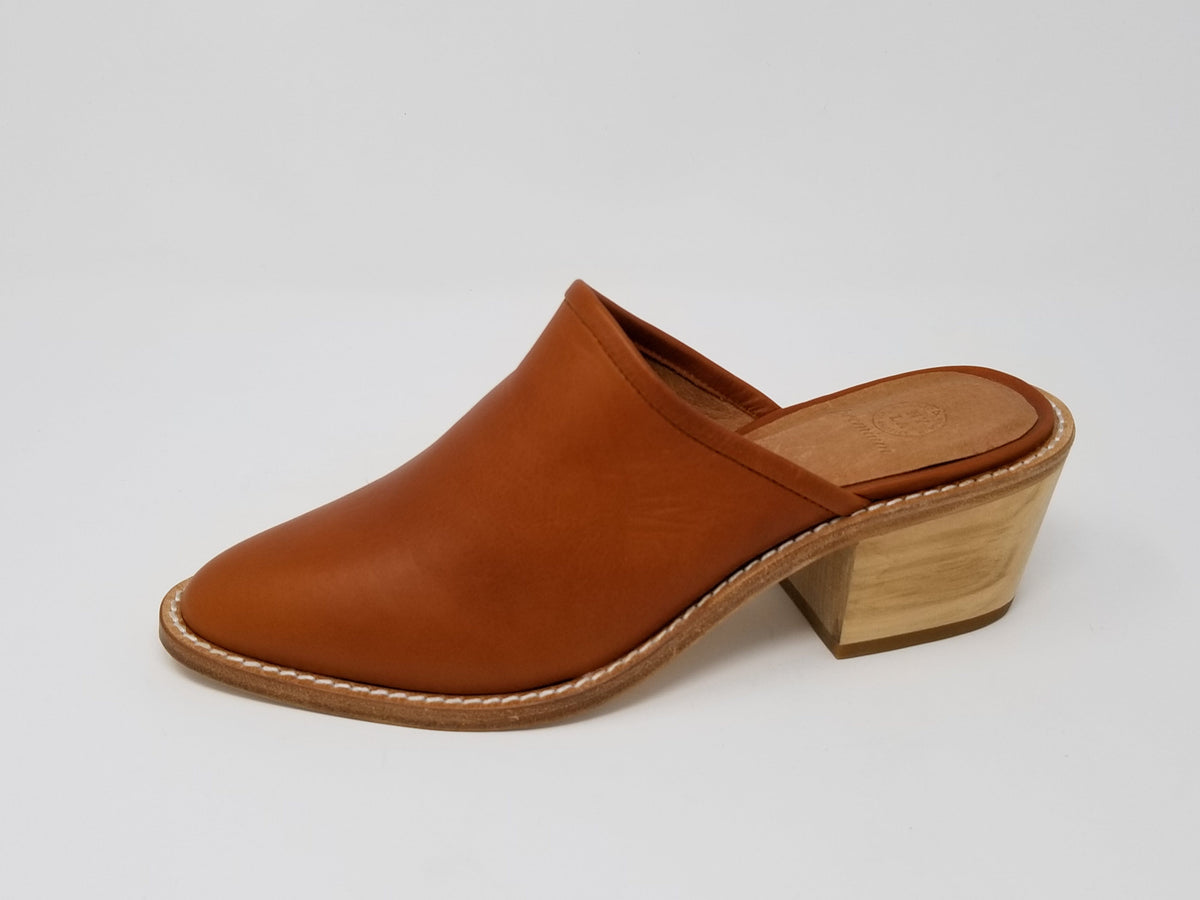 N.Y.L.A. SHOES HEELS 6 / Cognac Lea N.Y.L.A. Shoes Foxhill Women's Clogs