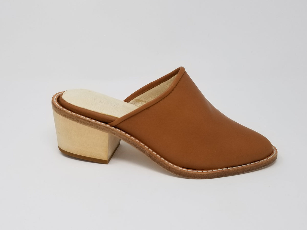 N.Y.L.A. SHOES HEELS 6 / Tan Lea N.Y.L.A. Shoes Foxhill Women's Clogs