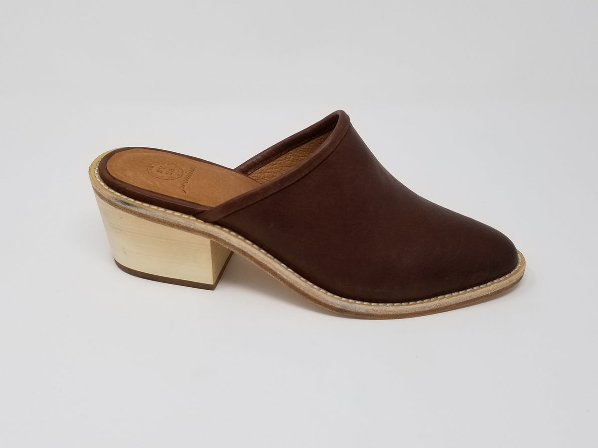 N.Y.L.A. SHOES HEELS 6 / Whiskey Lea N.Y.L.A. Shoes Foxhill Women's Clogs